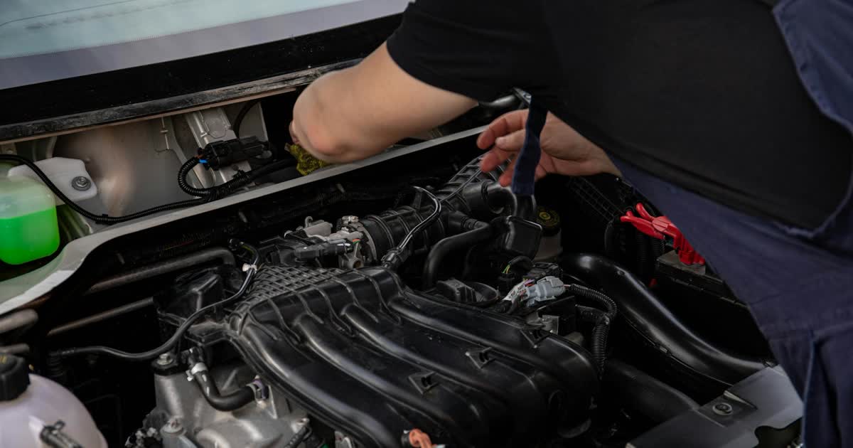 Serpentine Belt Guide: Inspection, Replacement, and Failure Signs